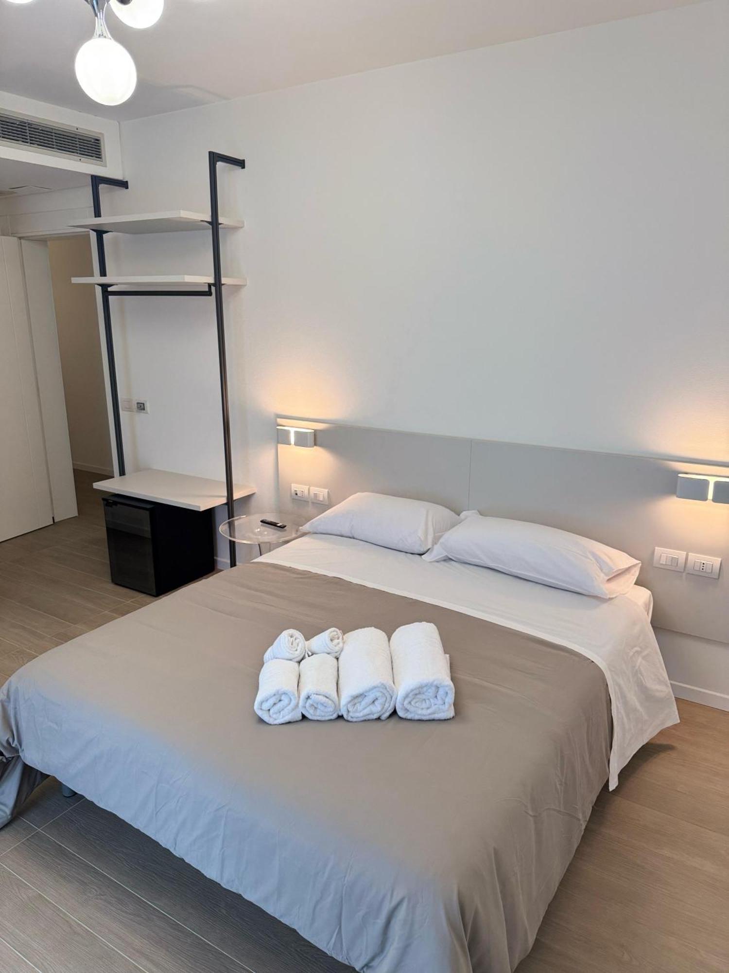 Hotel Villa Mary Santa Maria Di Sala Eksteriør bilde