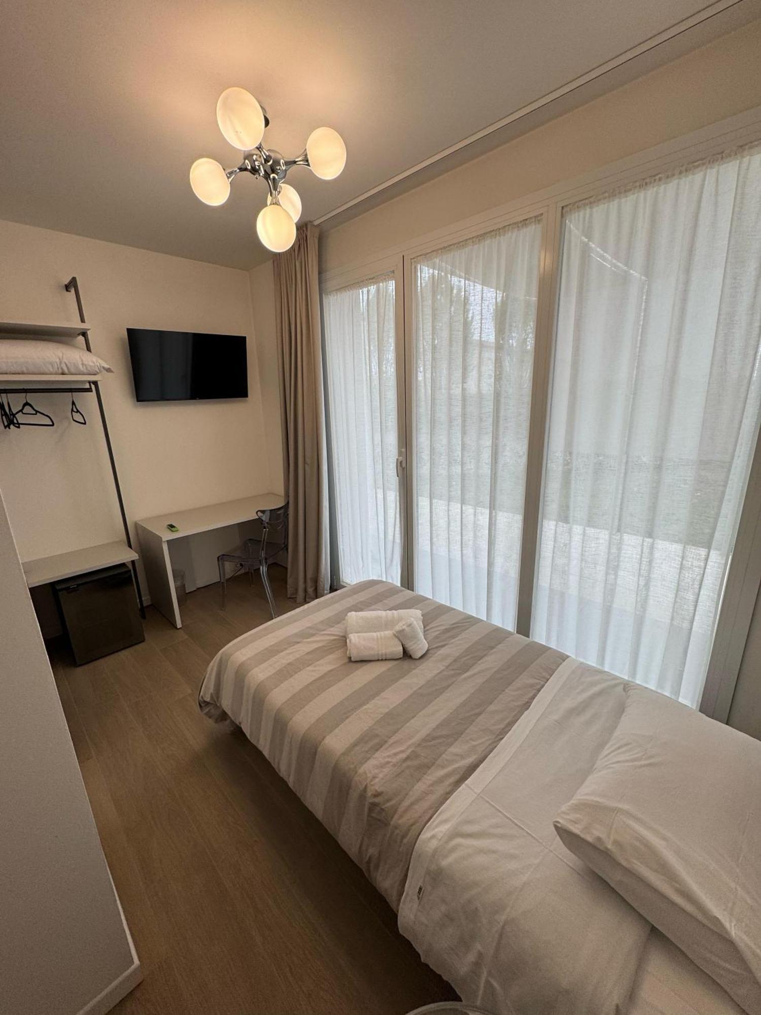 Hotel Villa Mary Santa Maria Di Sala Eksteriør bilde