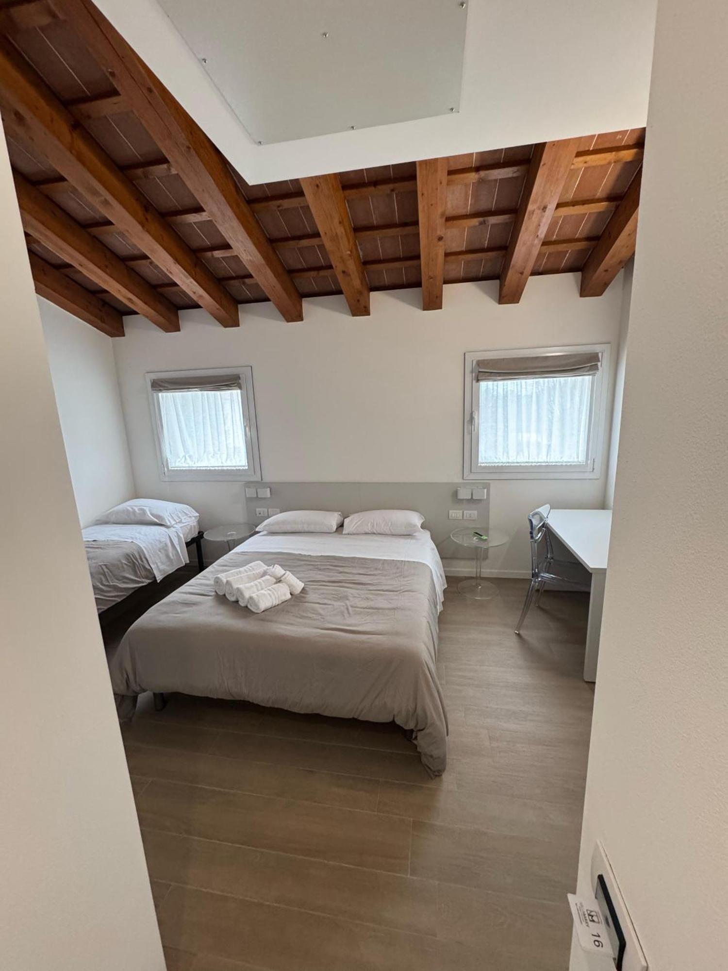 Hotel Villa Mary Santa Maria Di Sala Eksteriør bilde